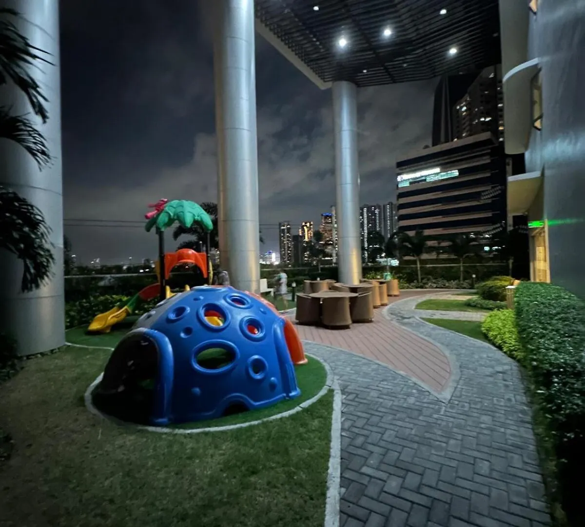 1Br Ayala Makati Apartment At Lush Residences Manila Filippinerna