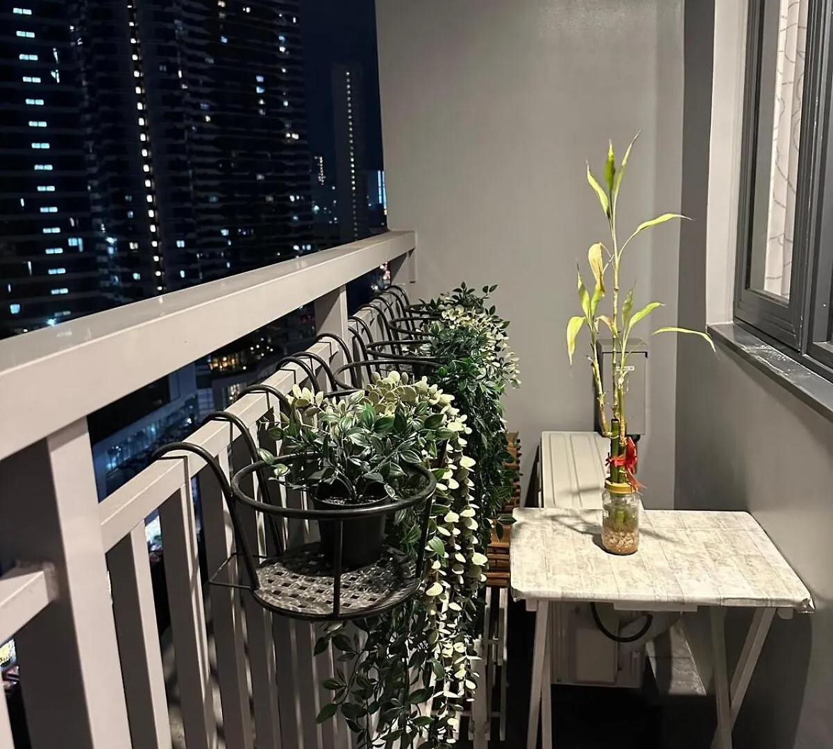 1Br Ayala Makati Apartment At Lush Residences Manila